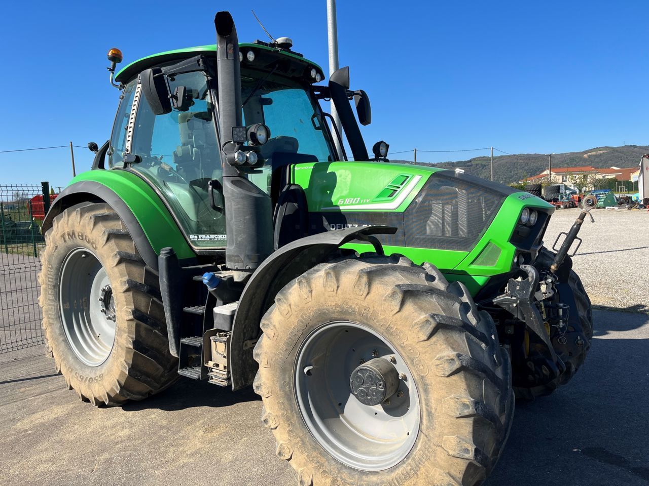 E-FARM: Deutz-Fahr Agrotron 6180 - Traktor - id TAUKKA3 - 66.000 € - Baujahr: 2015 - Abgelesene Motorstunden: 5.235,Motorleistung (PS): 180,Frankreich