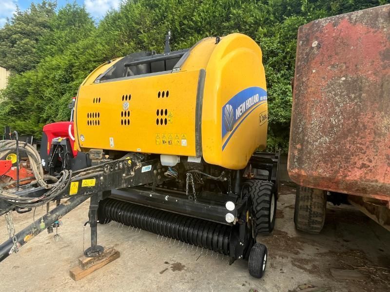 E-FARM: New Holland roll belt 180 - Ballenpresse - id E4JHS99 - 20.000 € - Baujahr: 2016 - Ballenanzahl: 10.000,Frankreich
