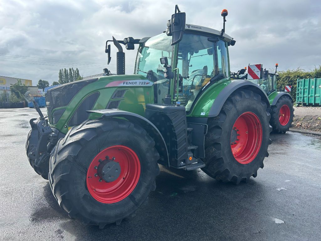 E-FARM: Fendt 722 Vario - Traktor - id XQNQBTH - 110.000 € - Baujahr: 2019 - Abgelesene Motorstunden: 3.000,Motorleistung (PS): 220,Frankreich