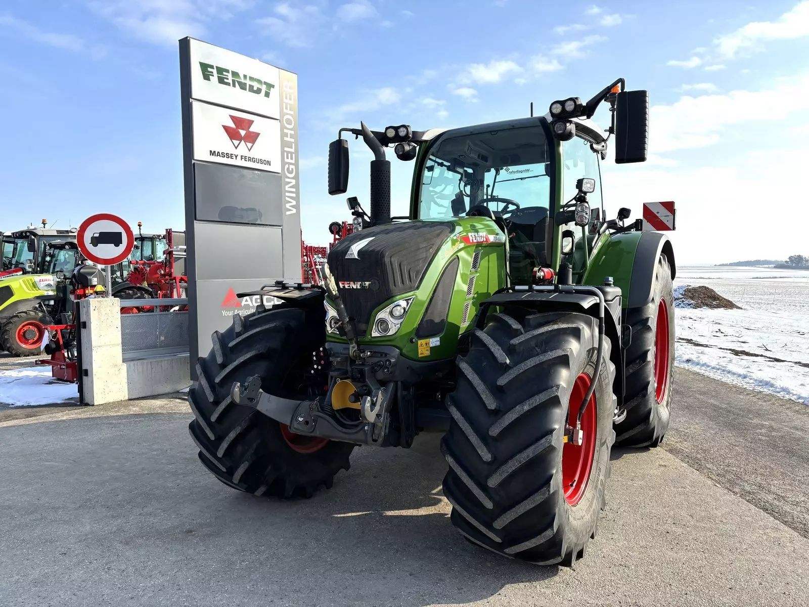 E-FARM: Fendt 724 Vario ProfiPlus - Tracteur - id 2ITKTFH - 195 000 € - Année: 2021 - Lecture du nombre d'heure: 1 265,Puissance du moteur (chevaux): 246,Autriche