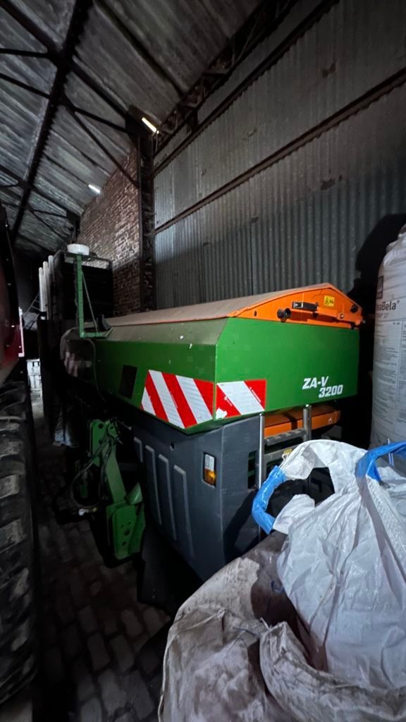 E-FARM: Amazone zav 3200 isobus - Rozsiewacz nawozów - id ZPM3XIM - Rok produkcji: 2018 - Francja