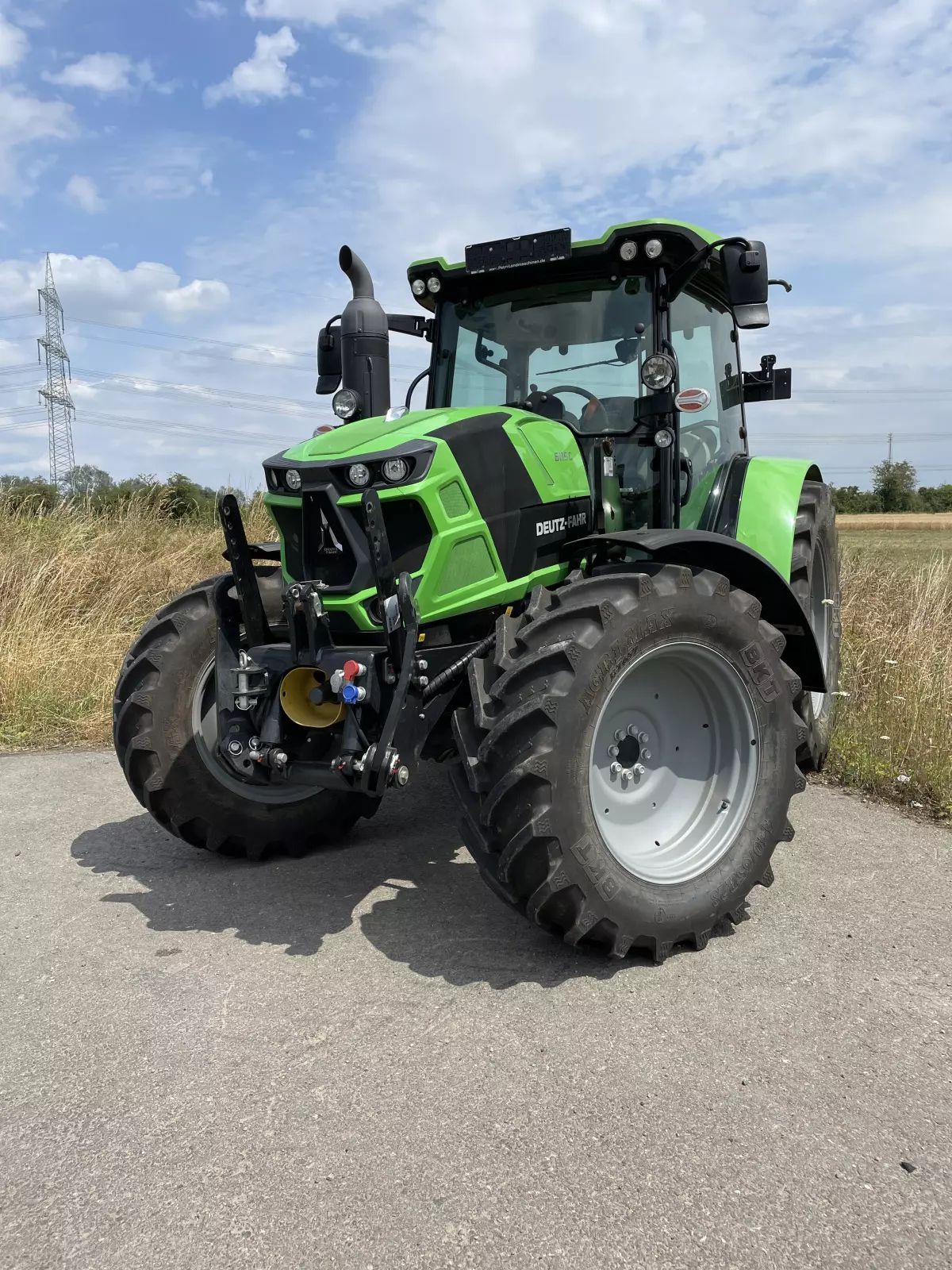 E-FARM: Deutz-Fahr 6115C - Tractor - id NLCDQBI - €76,000 - Year of construction: 2022 - Engine hours: 520,Engine power (HP): 115,Germany