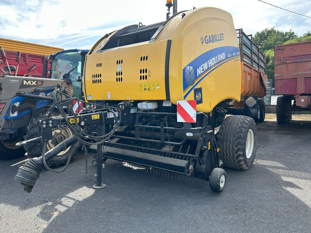 E-FARM: New Holland roll-belt180 - Presă de balotat - id DTSZMKY - 28.000 EUR - Anul: 2021 - Numărul total de baloți produși: 3.500,Franța