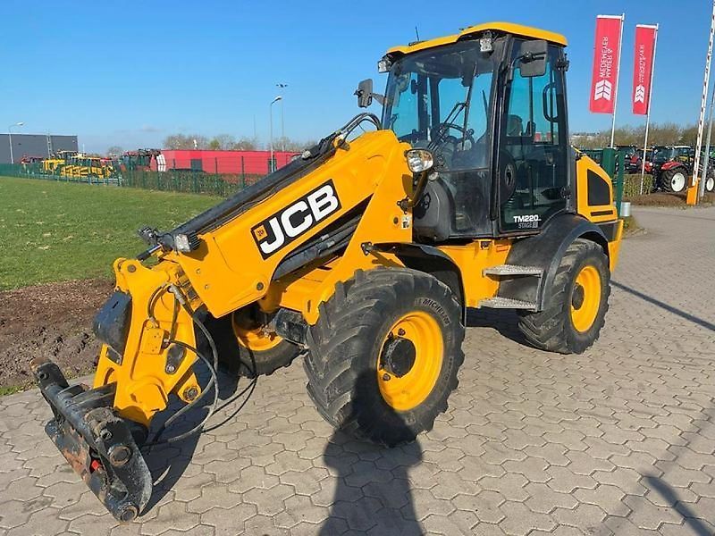 E-FARM: JCB tm 220 teleskopradlader - Teleskoplader - id NKDAPRT - 58.500 € - Baujahr: 2020 - Abgelesene Motorstunden: 2.833,Motorleistung (PS): 73,Deutschland
