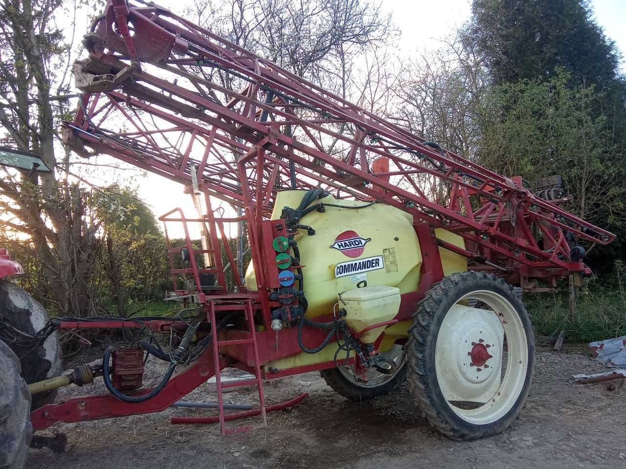 E-FARM: Hardi commander 2800 - Pulverizador - id AJUKTYJ - 6500 € - Año: 2008 - Francia