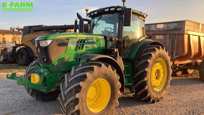 E-FARM: John Deere 6215 R - Tractor - id RKCFK1E - €105,000 - Year of construction: 2017 - Engine hours: 4,600,Engine power (HP): 215,France