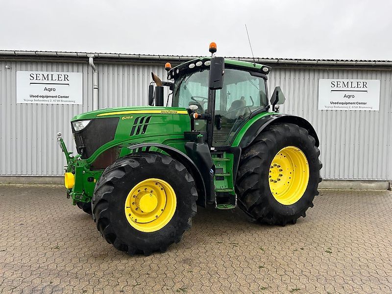 John Deere 6215 R Tractor €93,023