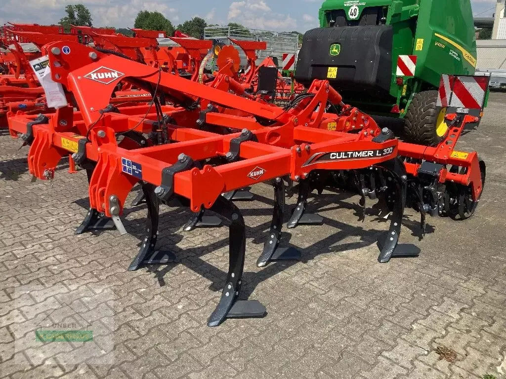 E-FARM: Kuhn Cultimer 300 - Cultivator - id VNKK2QE - 13.575 EUR - Anul: 2023 - Austria