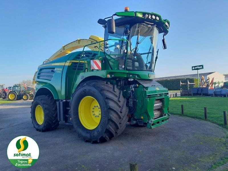 E-FARM: John Deere 8300 - Trinciatricia semovente - id XZDVBCA - Anno di costruzione: 2019 - Ore: 1.714,Francia