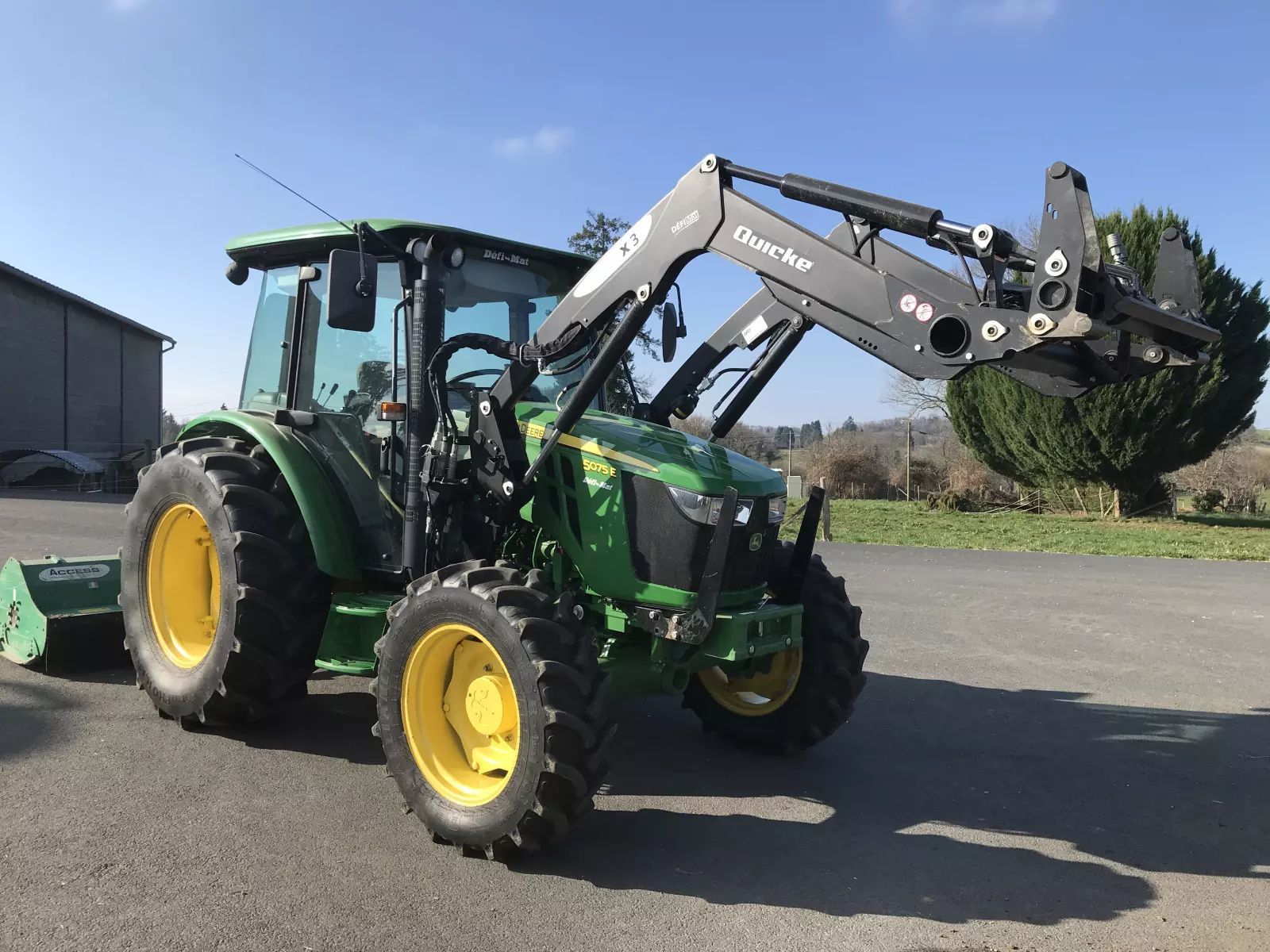 E-FARM: John Deere 5075 E - Trattore - id PMX1D2M - 46.000 € - Anno di costruzione: 2022 - Francia