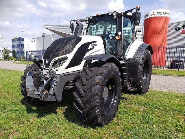 Valtra T 175 Tractor €102,750