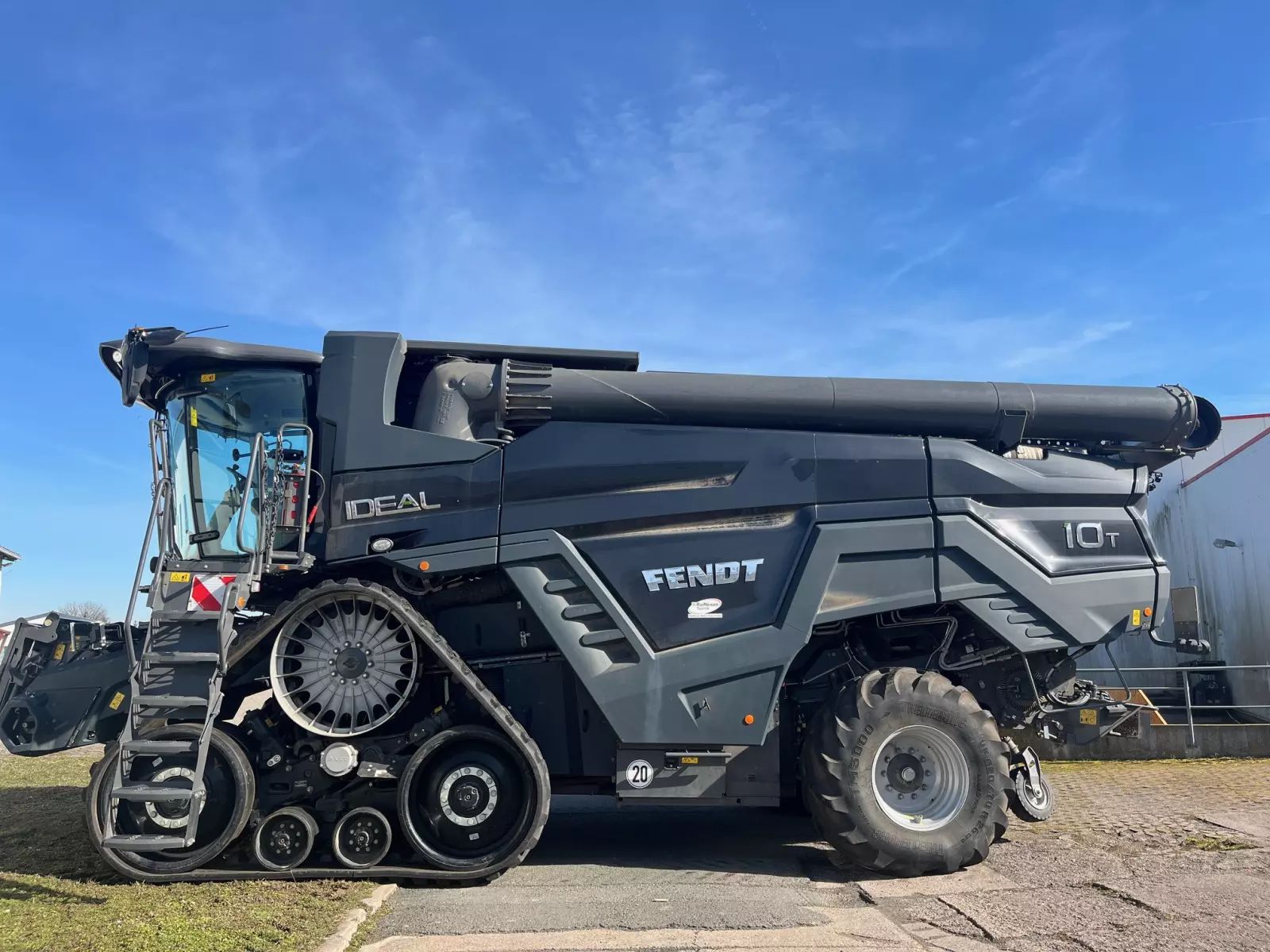 E-FARM: Fendt Ideal 10T - Kombájn - id WQGCTRM - 370 000 EUR - Gyártási év: 2022 - Üzemóra (motor): 494,Németország
