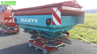 E-FARM: sulky x36 - Fertiliser spreader - id INJRJ14 - €4,500 - Year of construction: 2008 - France