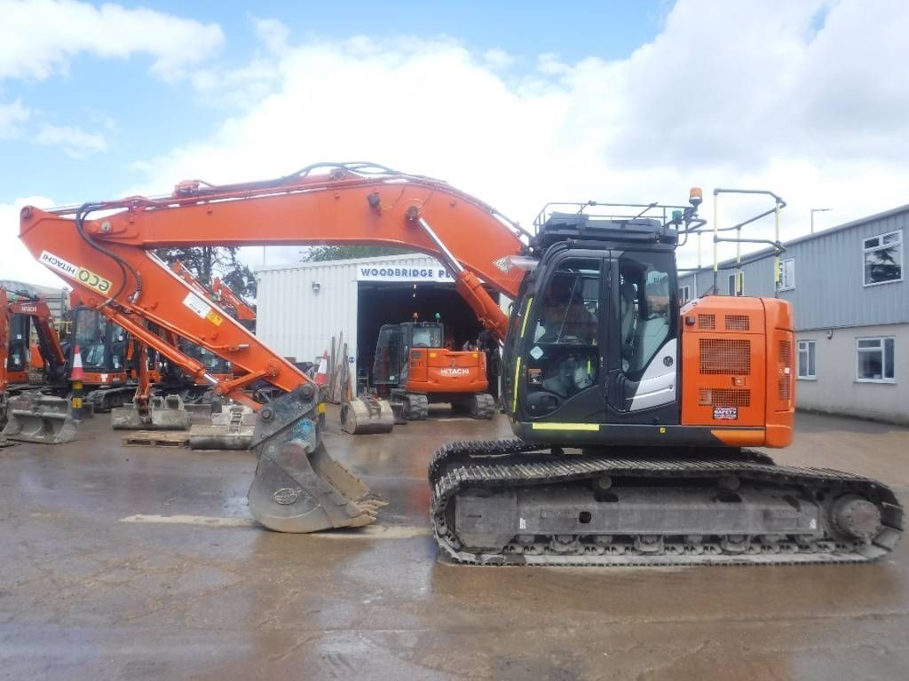 Hitachi zx 225 us lc-6 Koparka gąsienicowa 65 530 €