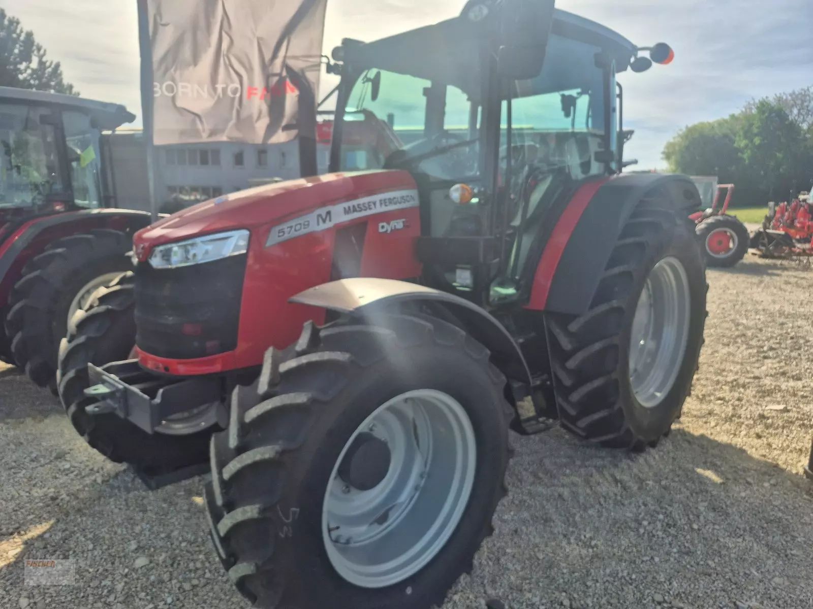 Massey Ferguson 5709 Tractor 58.739 €