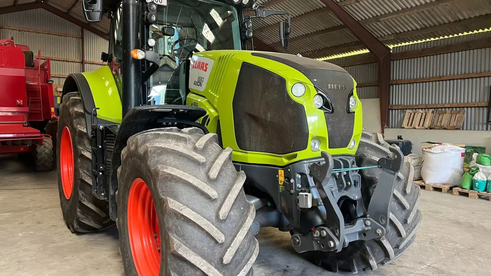 Claas Axion 830 Traktor 86 900 €