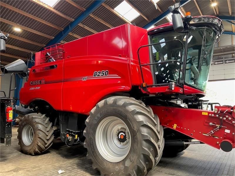 E-FARM: Case IH Axial Flow 8250 - Moissoneuse-batteuse - id B5EDDSB - Année: 2024 - Puissance du moteur (chevaux): 571,Danemark