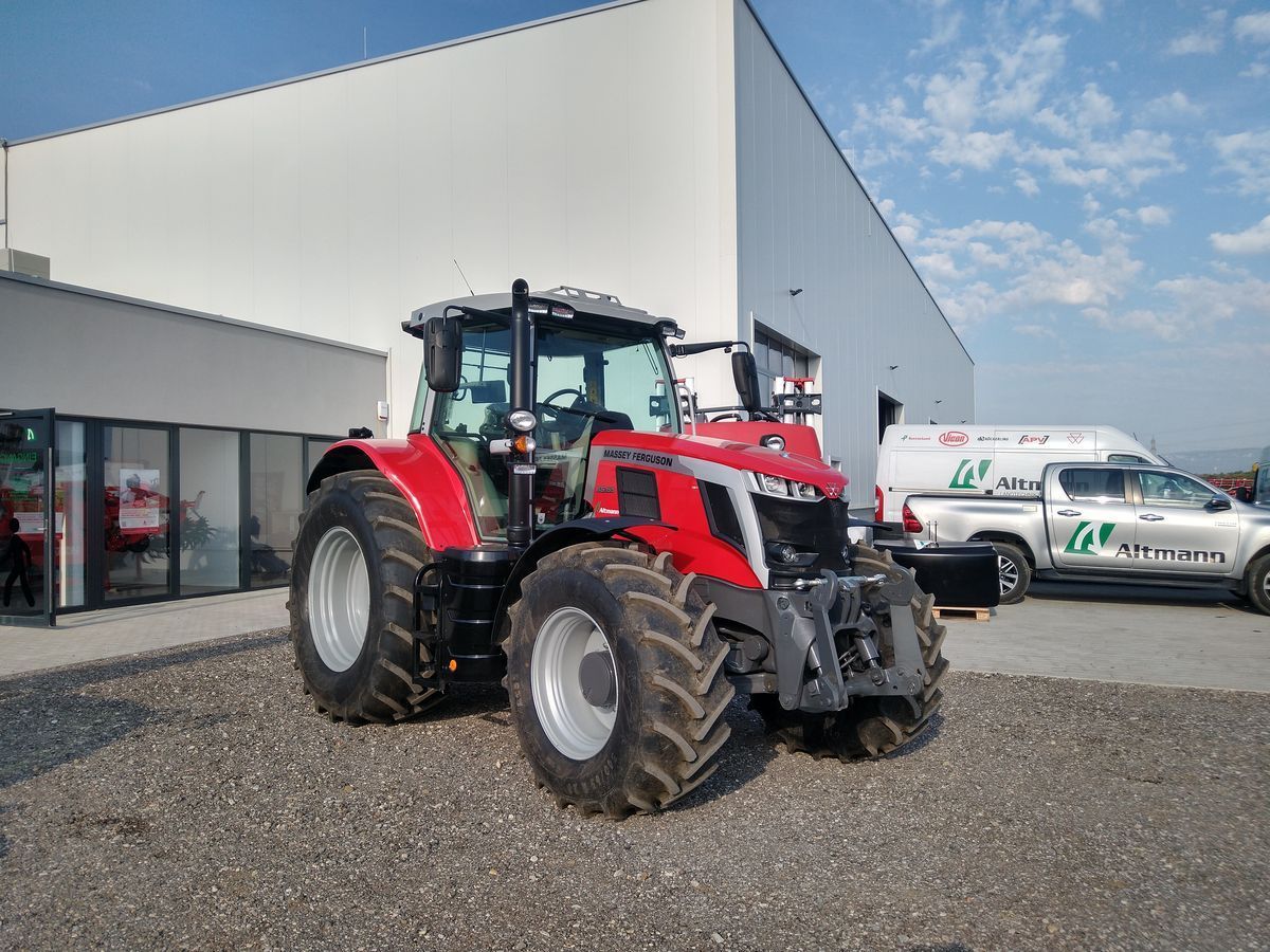 E-FARM: Massey Ferguson 6S.155 Exclusive - Traktor - id AFQMH4P - 123 000 € - Rok produkcji: 2023 - Motogodziny: 200,Moc silnika: 155,Austria