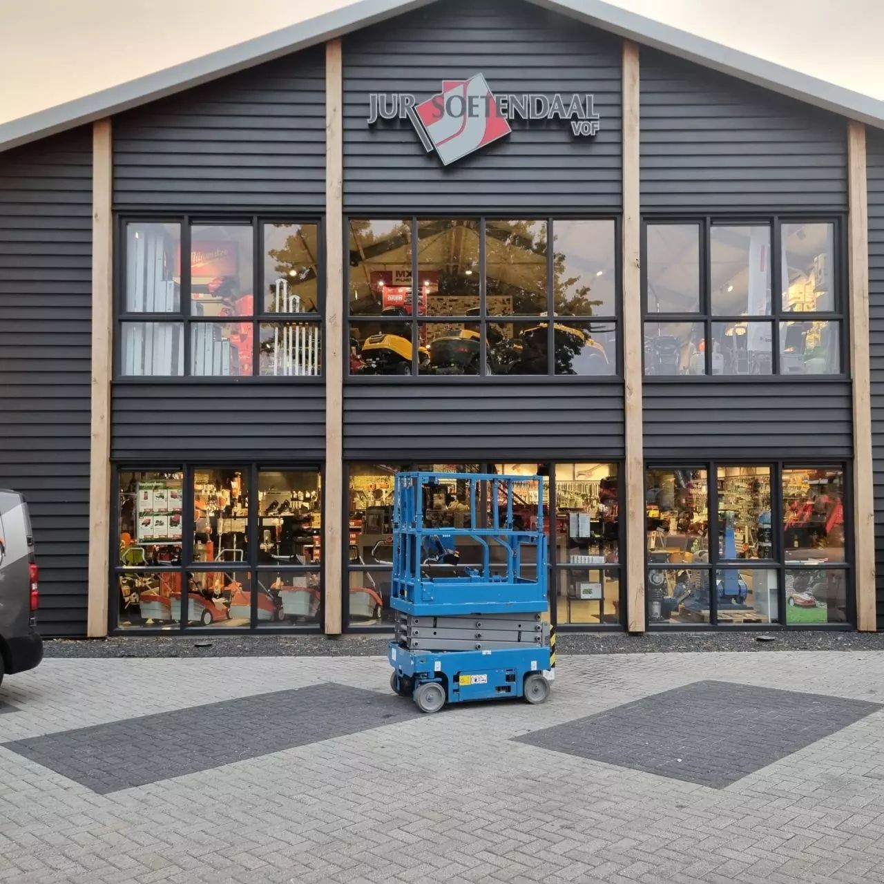 Genie gs1330m schaarhoogwerker Piattaforma semimovente 6.000 €