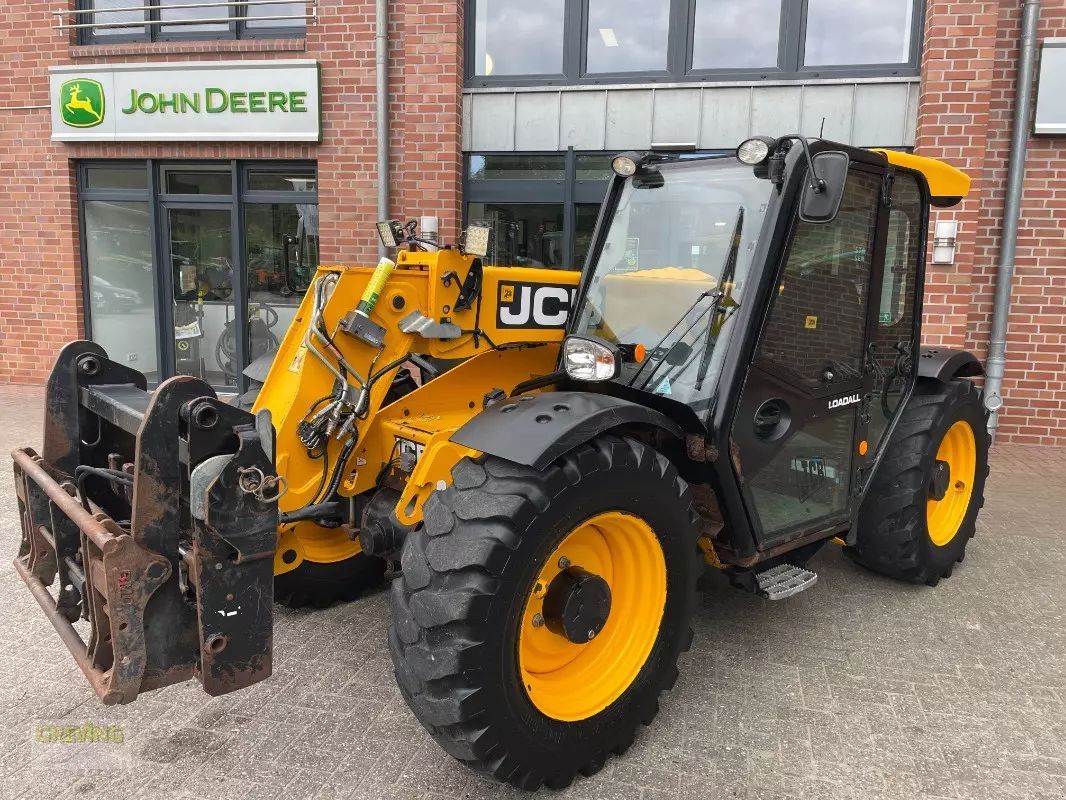 E-FARM: JCB 527-58 AGRI - Chargeur télescopique  - id V9YLEGI - 39 950 € - Année: 2018 - Lecture du nombre d'heure: 4 289,Puissance du moteur (chevaux): 109,Allemagne