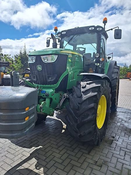 John Deere 6210 R Tractor €52,403