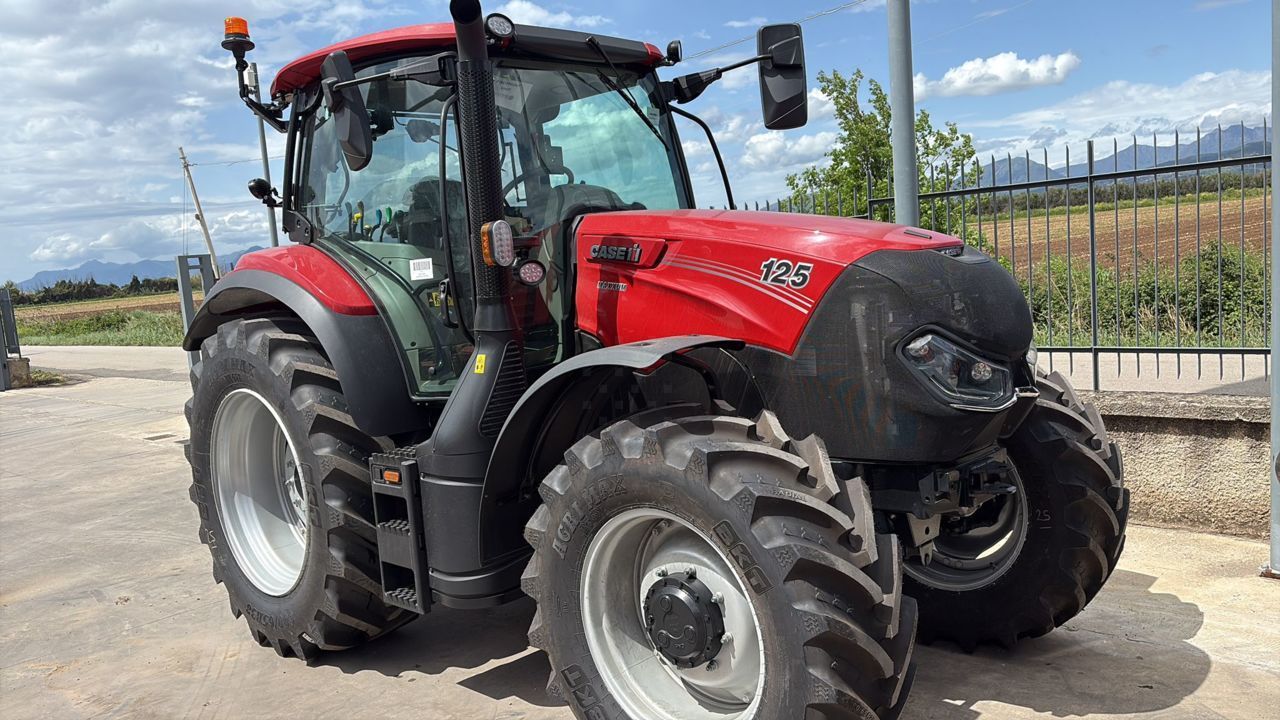 Case IH Maxxum 125 Tractor