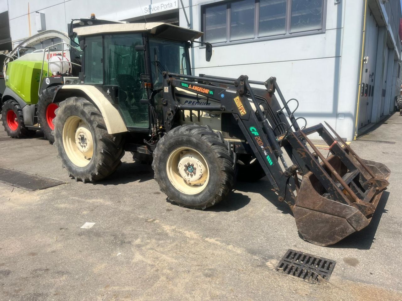 E-FARM: Lamborghini Premium 850 - Tractor - id E73DSBP - €19,000 - Year of construction: 2001 - Engine hours: 6,990,Engine power (HP): 85,Italy