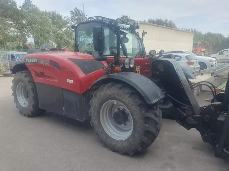 E-FARM: Case IH 742 - Piezas - id L42DDQ8 - 77.000 € - Año: 2021 - Francia