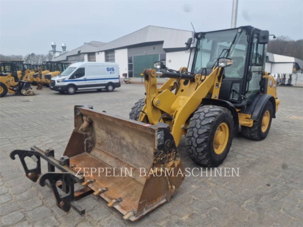 Caterpillar 906m Kolový nakladač 36 500 €