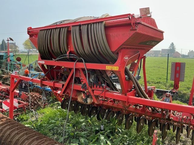 Kuhn ventalc3500-27d Siewnik rzędowy/agregat uprawowo-siewny 13 000 €