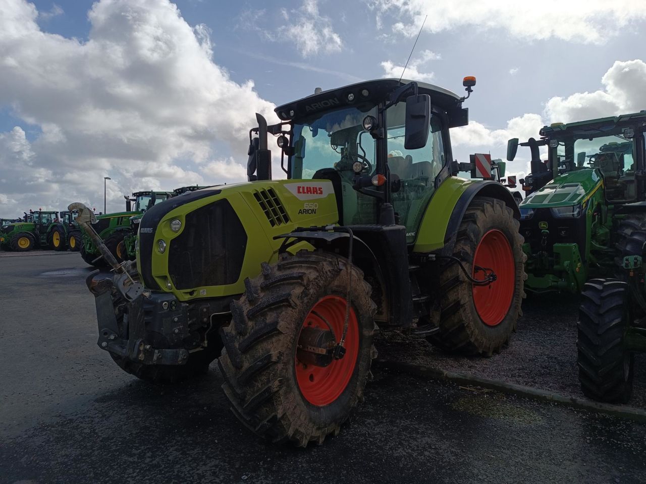 E-FARM: Claas Arion 650 CMATIC - Tracteur - id PLNCFPA - 110 000 € - Année: 2022 - Lecture du nombre d'heure: 1 700,Puissance du moteur (chevaux): 180,France