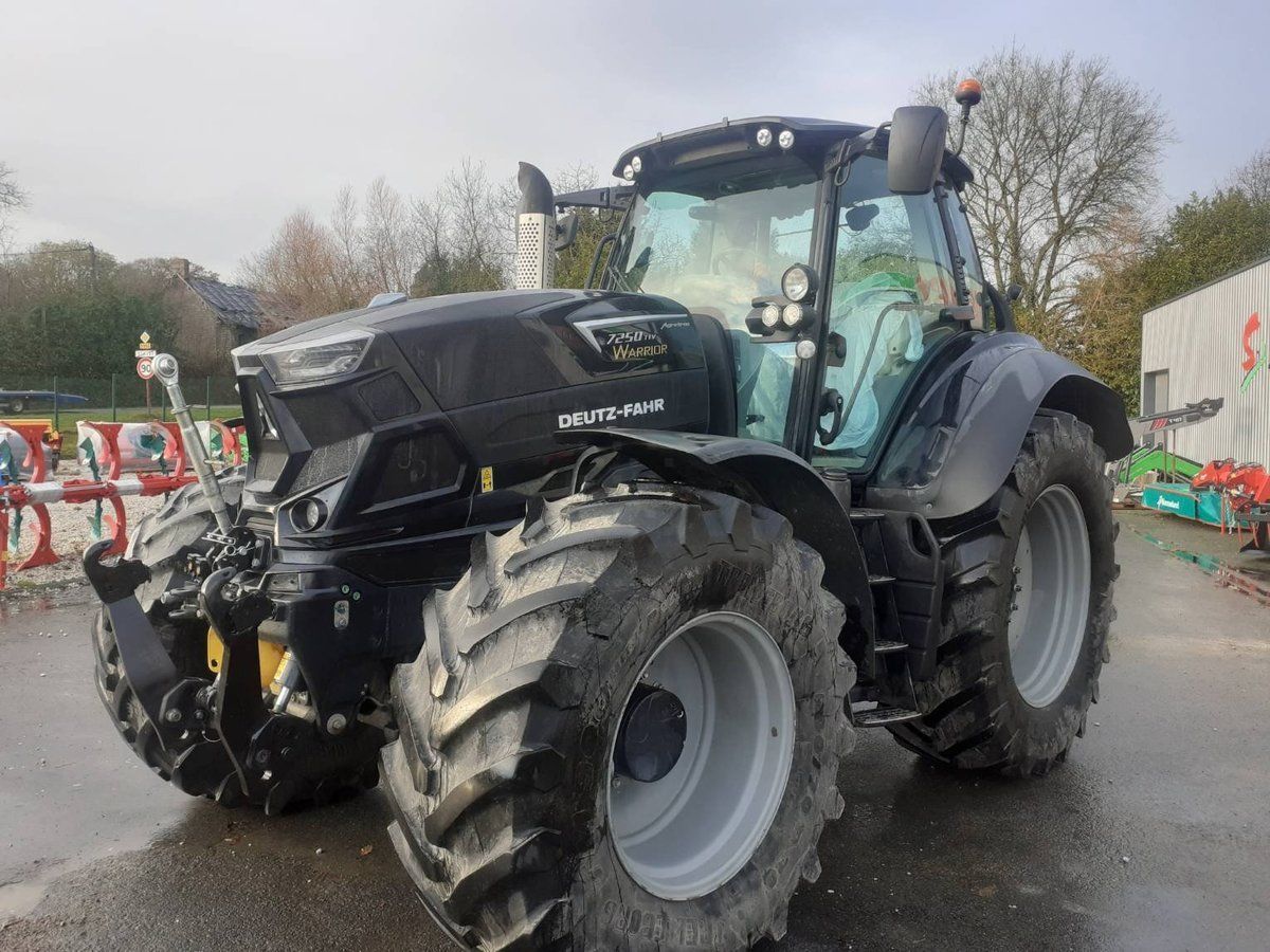 E-FARM: Deutz-Fahr 7250 TTV Warrior - Tractor - id L6YAHCE - 100.000 € - Año: 2019 - Horas: 4644,Potencia del motor: 250,Francia
