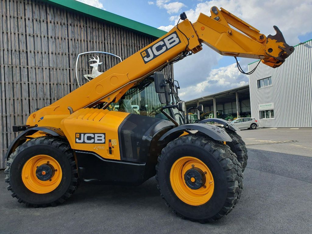 E-FARM: JCB 536-70 lp - Chargeur télescopique  - id X5UIGNX - 62 500 € - Année: 2019 - Lecture du nombre d'heure: 3 050,France