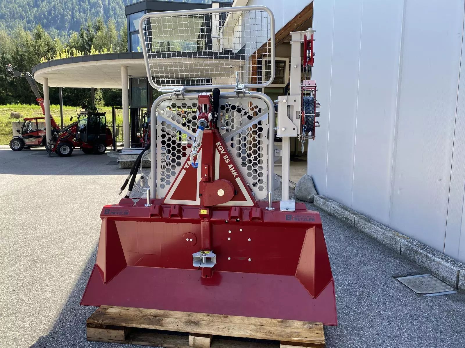 Tajfun seilwinde egv 85 ahk Forestry equipment €14,700