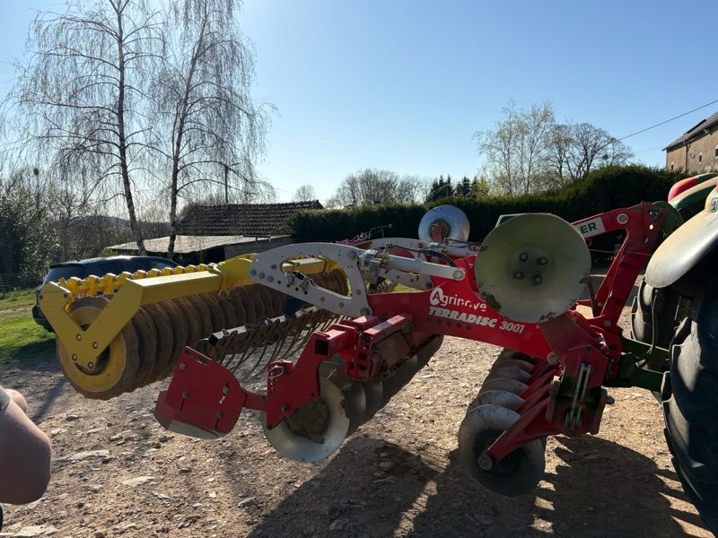 E-FARM: pöttinger terradisc 3001 - Herse à disques et disque compact - id GNAKBCM - 11 500 € - Année: 2018 - France