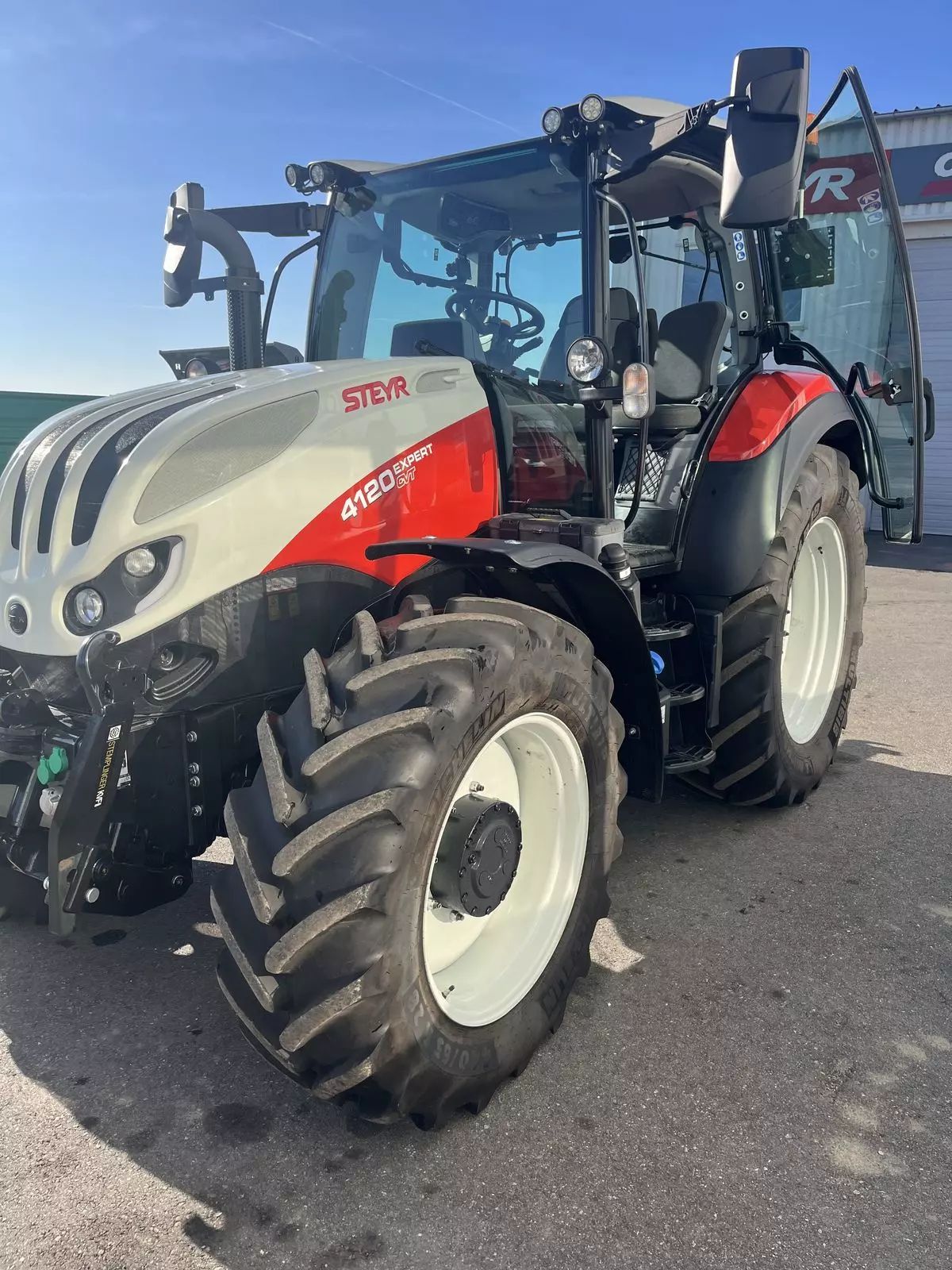 E-FARM: Steyr Expert 4120 CVT - Trattore - id UFDVCUK - 85.833 € - Anno di costruzione: 2021 - Ore: 230,Potenza del motore: 120,Austria