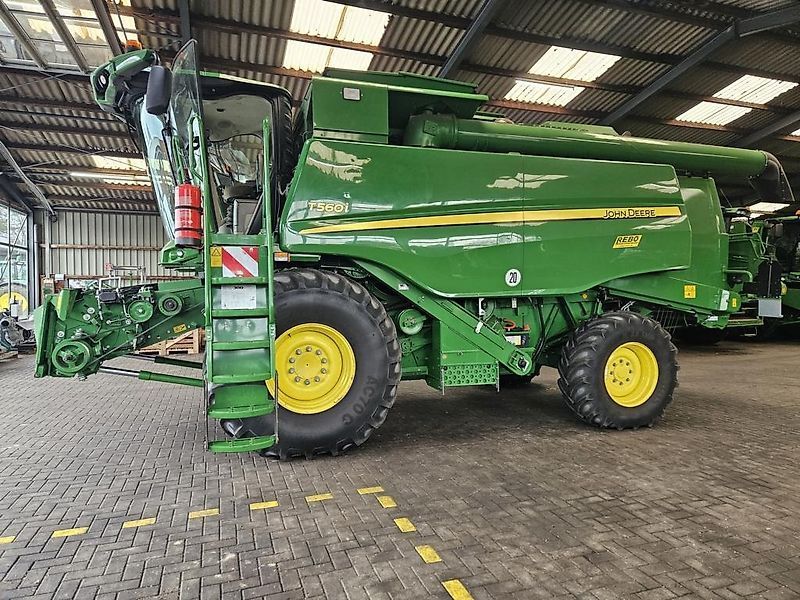 John Deere T 560 i Moissoneuse-batteuse 185 000 €