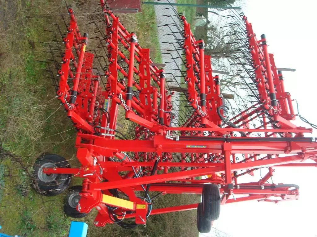 E-FARM: Einböck herse etrille - Désherbage mécanique - id P1SMIBI - 13 500 € - Année: 2022 - France