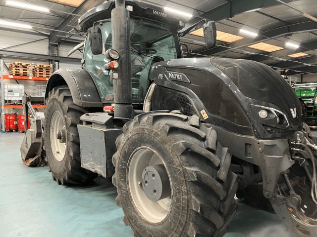 Valtra S 394 Tractor €117,000