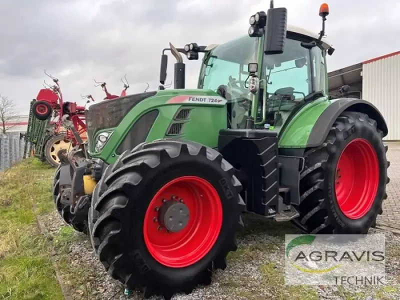 E-FARM: Fendt 724 Vario ProfiPlus - Traktor - id AEMMV6L - 94.900 € - Baujahr: 2015 - Abgelesene Motorstunden: 8.025,Motorleistung (PS): 239,Deutschland