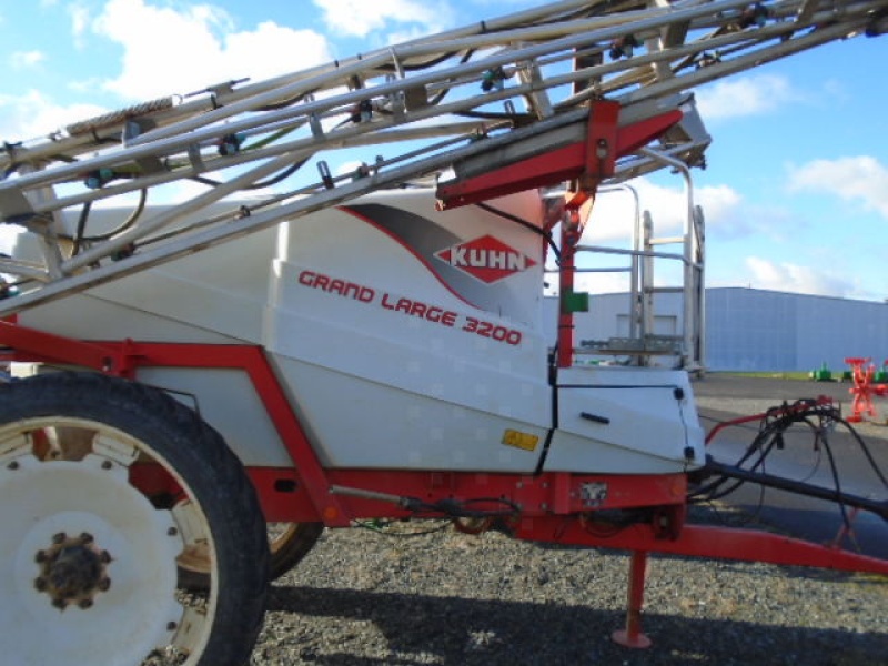 Kuhn Grand Large 3200 sprayers €18,000