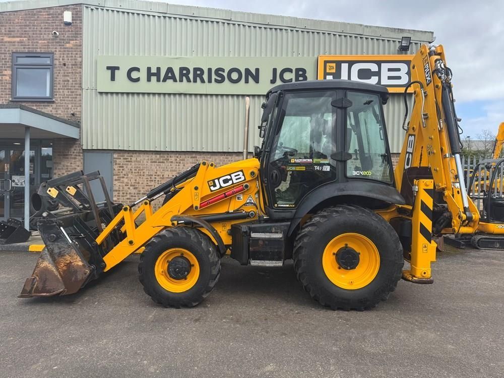 JCB 3cx contractor pro aec - consigned to tch jcb auct Koparko-ładowarka 63 102 €