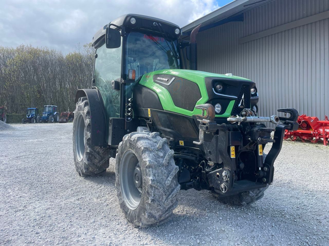E-FARM: Deutz-Fahr 5100DS - Traktor - id ABZNHF4 - 46.500 € - Baujahr: 2021 - Abgelesene Motorstunden: 810,Frankreich