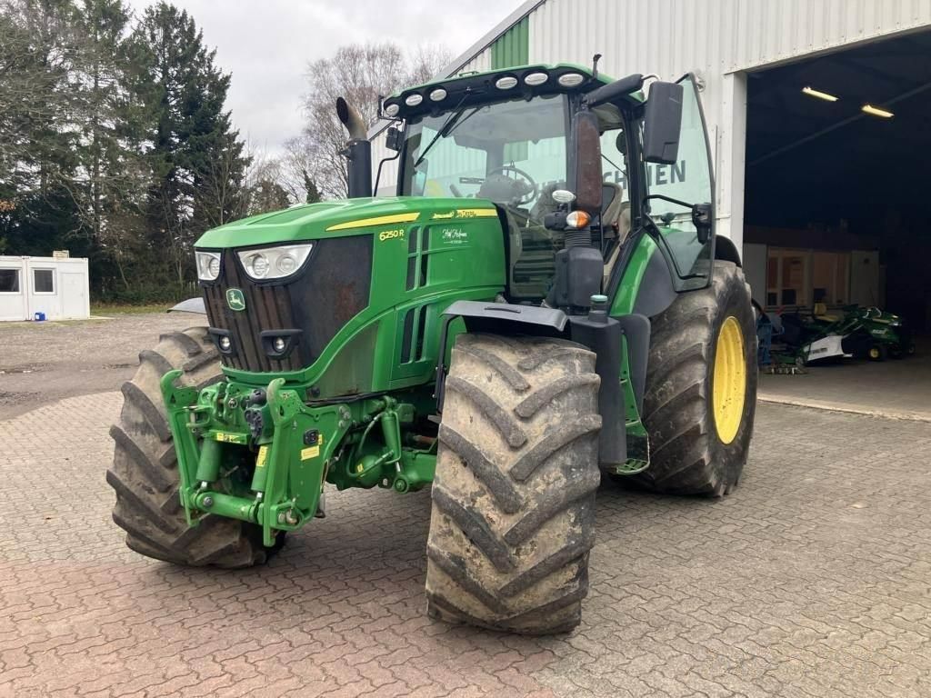 E-FARM: John Deere 6250 R - Tractor - id DGPFE2Q - €124,950 - Year of construction: 2017 - Engine hours: 4,842,Engine power (HP): 239,Germany