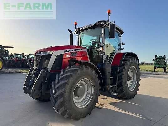 Massey Ferguson 8S.205 Traktor 95.000 €
