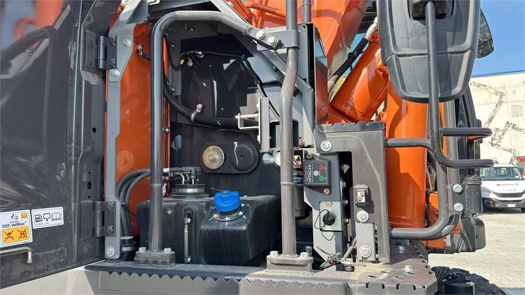 E-FARM: Hitachi zx220w-7 - Wheeled excavator - id CGNVCLZ - Year