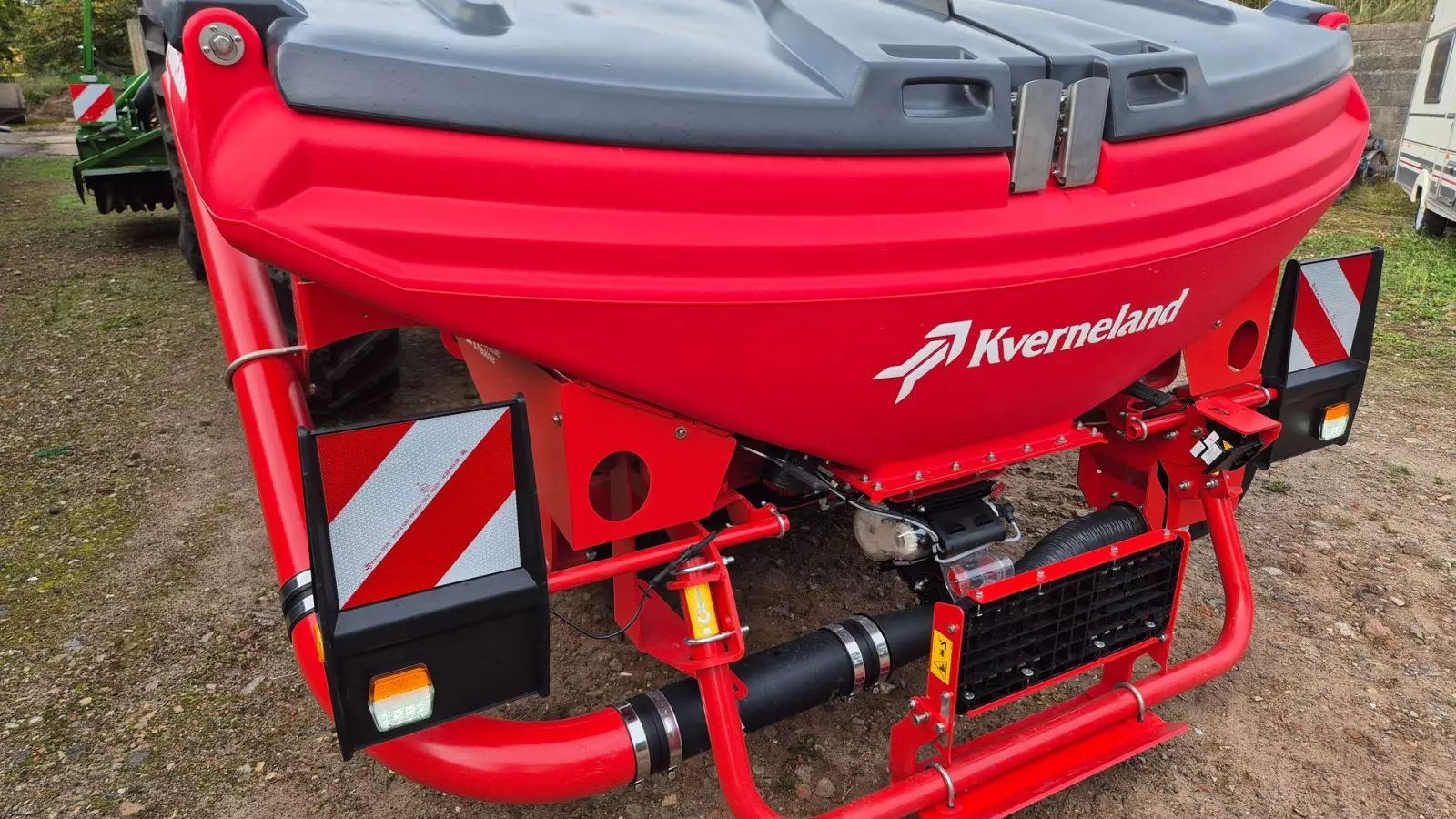 Kverneland f-drill fronttank med hjulpakker Drillmaschine 22.619 €