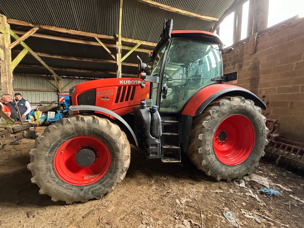 E-FARM: Kubota M7171 - Tractor - id NP1ZLSY - 67.500 € - Año: 2017 - Horas: 3350,Potencia del motor: 170,Francia