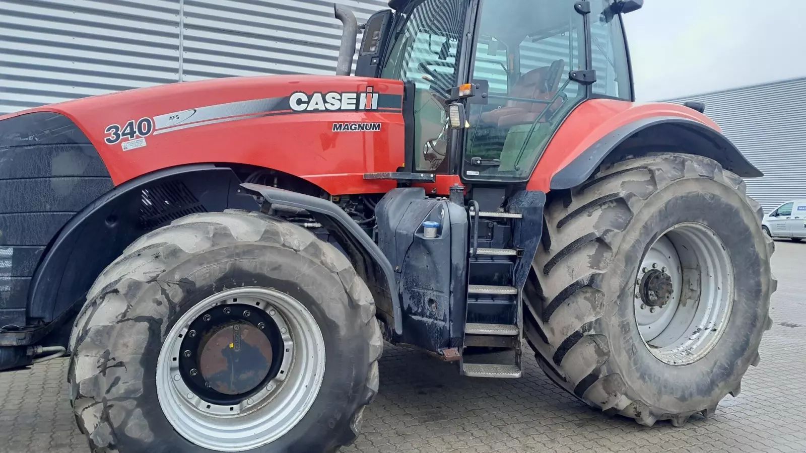 Case IH Magnum 340 Tractor €42,151