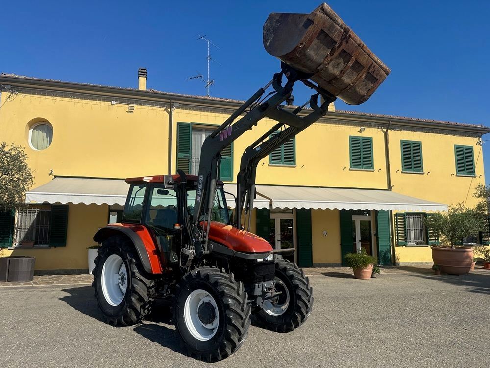 New Holland TS 110 Traktor
